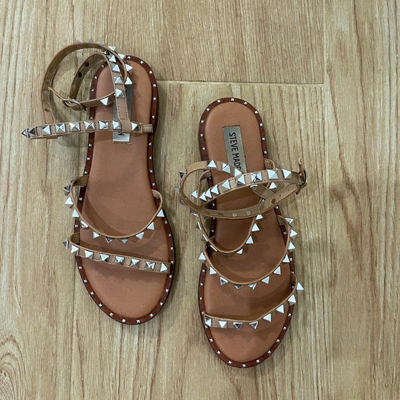 Steve Madden Travel Tan Sandals - Picture 4 of 7